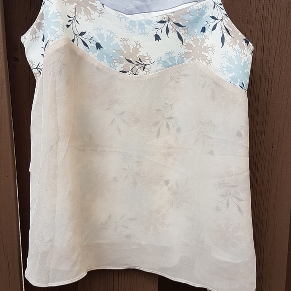 2 for 30 foral top - Picture 2 of 4